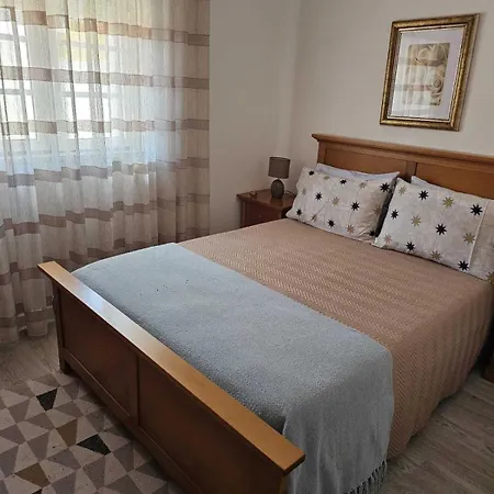 Two Bedroom Apartment, Two Minutes From The * Nazare