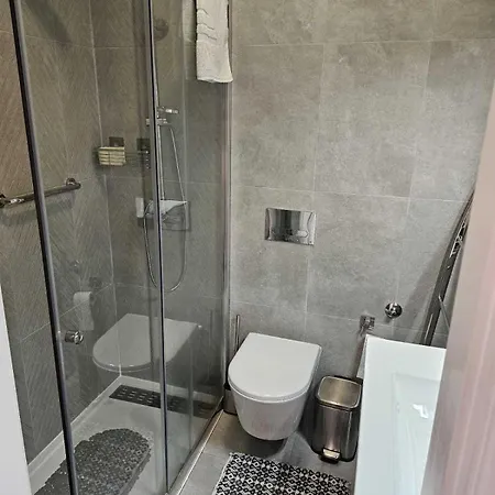 Two Bedroom Apartment, Two Minutes From The شقة *