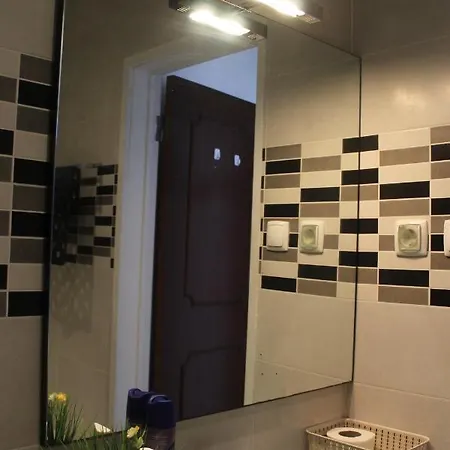 Two Bedroom Apartment, Two Minutes From The Beach * Nazare
