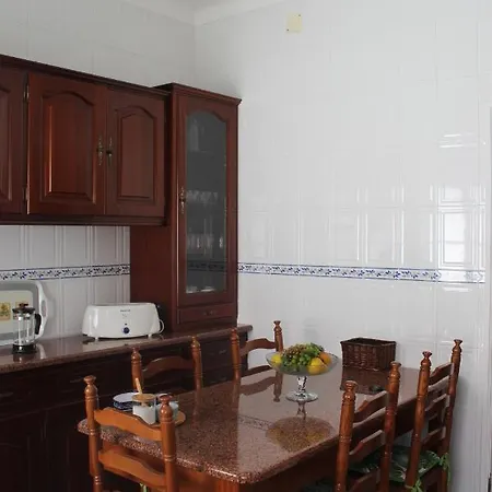 Two Bedroom Apartment, Two Minutes From The Beach
