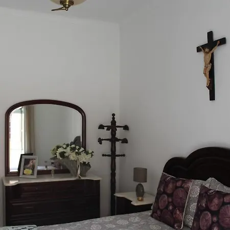 Apartamento Two Bedroom Apartment, Two Minutes From The *