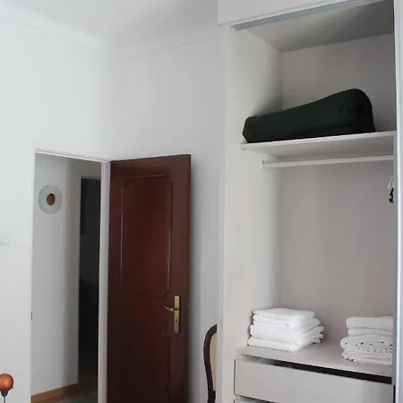 Two Bedroom Apartment, Two Minutes From The Beach Apartment *