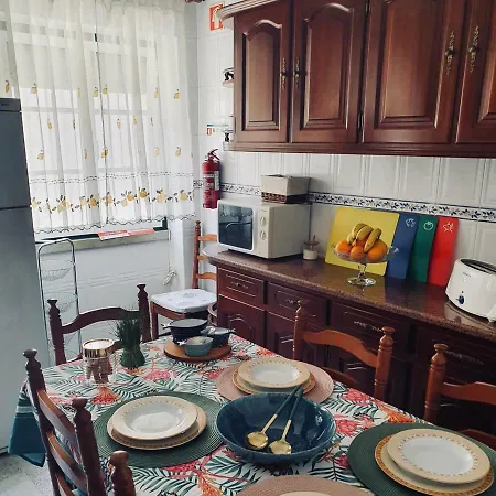 Two Bedroom Apartment, Two Minutes From The Beach * Nazare